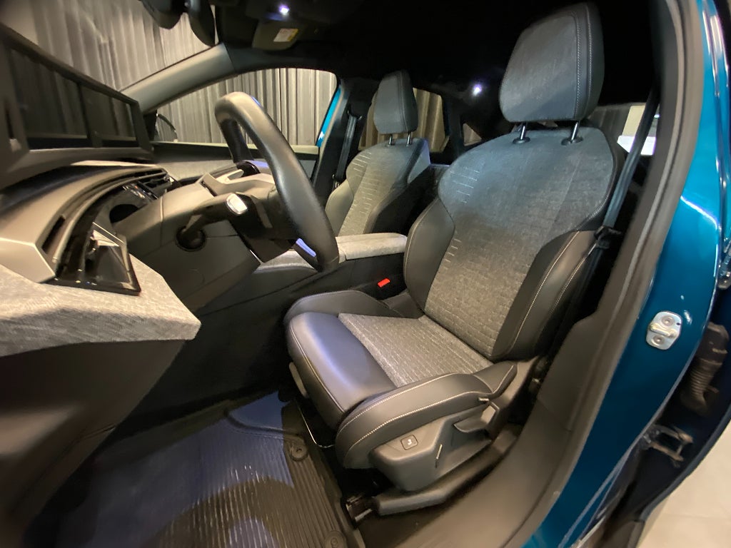 Car Image car-174238-f7251de4ce1205c06995202fa46ee833