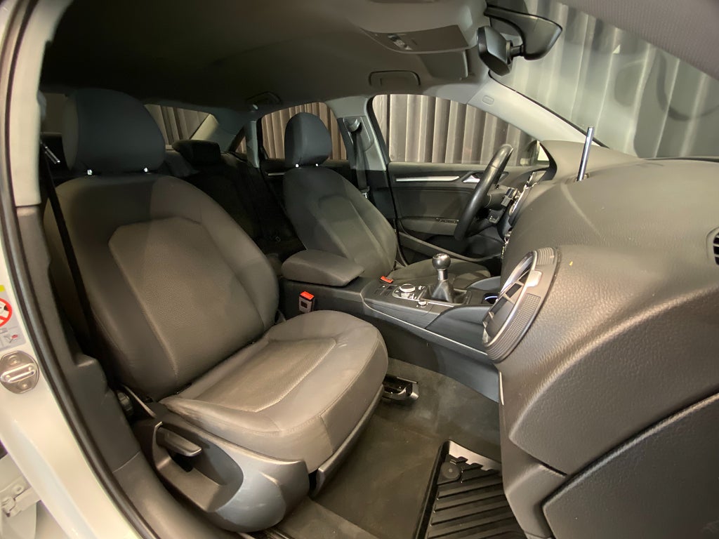 Car Image car-174319-bc7c82fb2168ae5edbacd5d8e7983fb6