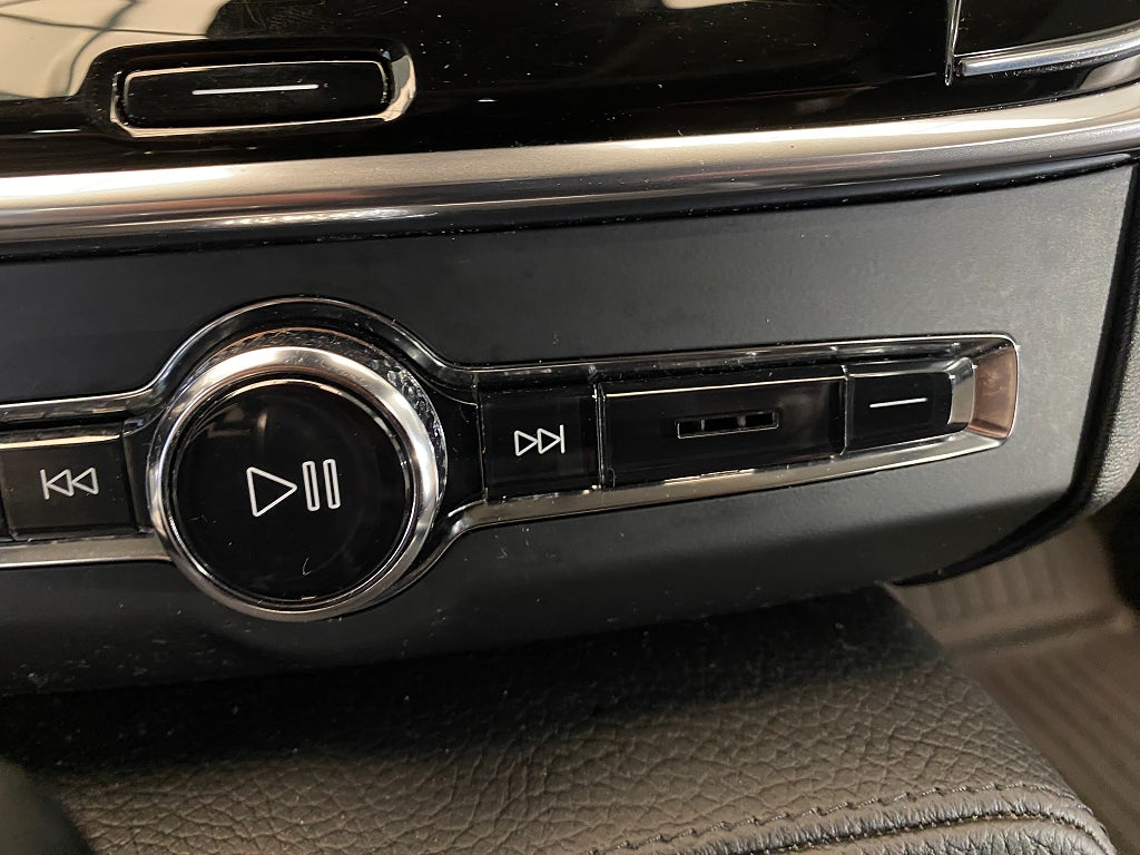 Car Image car-175014-dd6a1f729001b60188747350faa92bcb