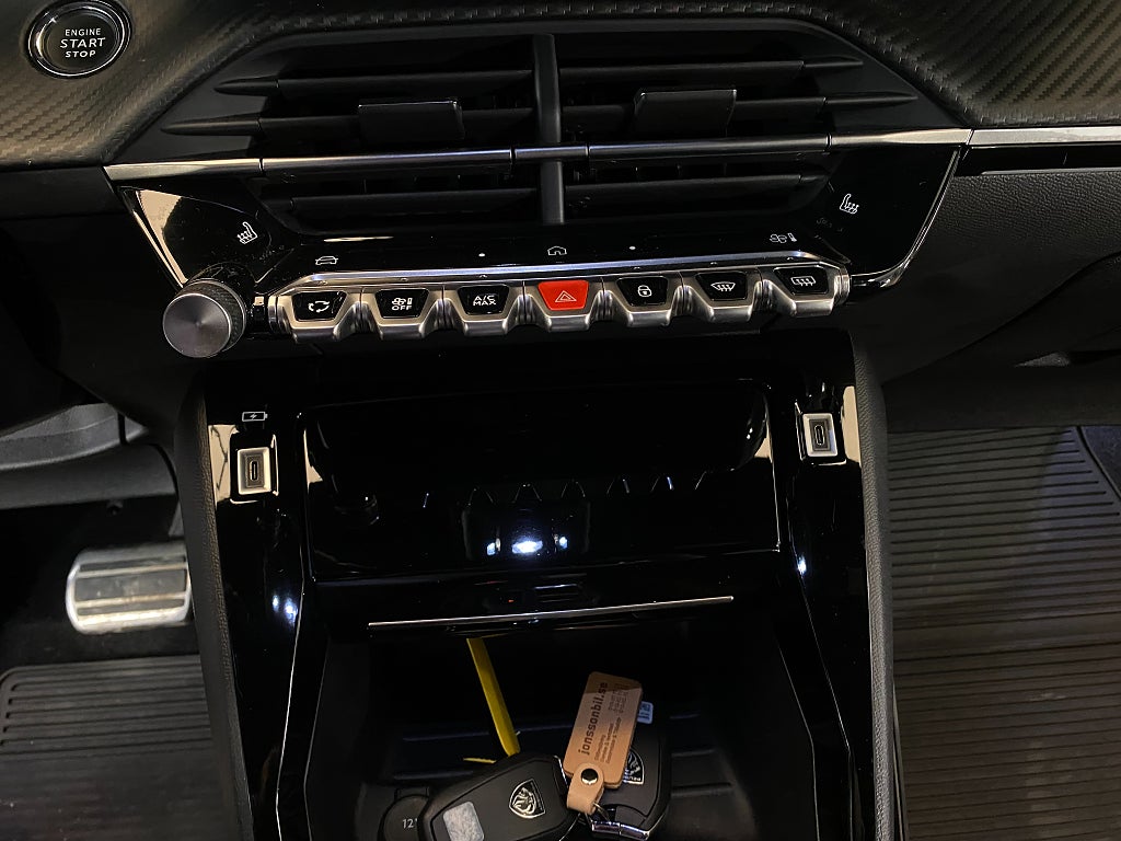 Car Image car-175069-2829efc382f2f3e16302589bd70c4435