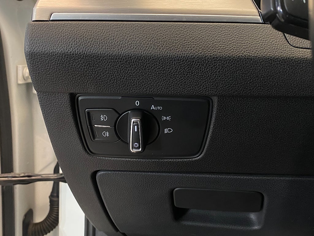 Car Image car-175193-689ed93feb9da4158a4bd9d5f83d9645