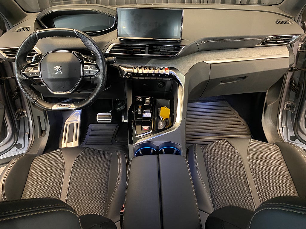 Car Image car-175599-2993eb18d974689aab1d8755f0816ff2