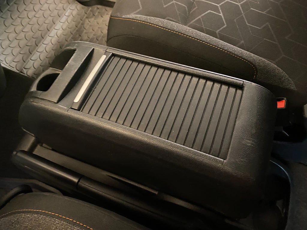 Car Image car-175604-338c130ff8054687b8059243a2e3759d