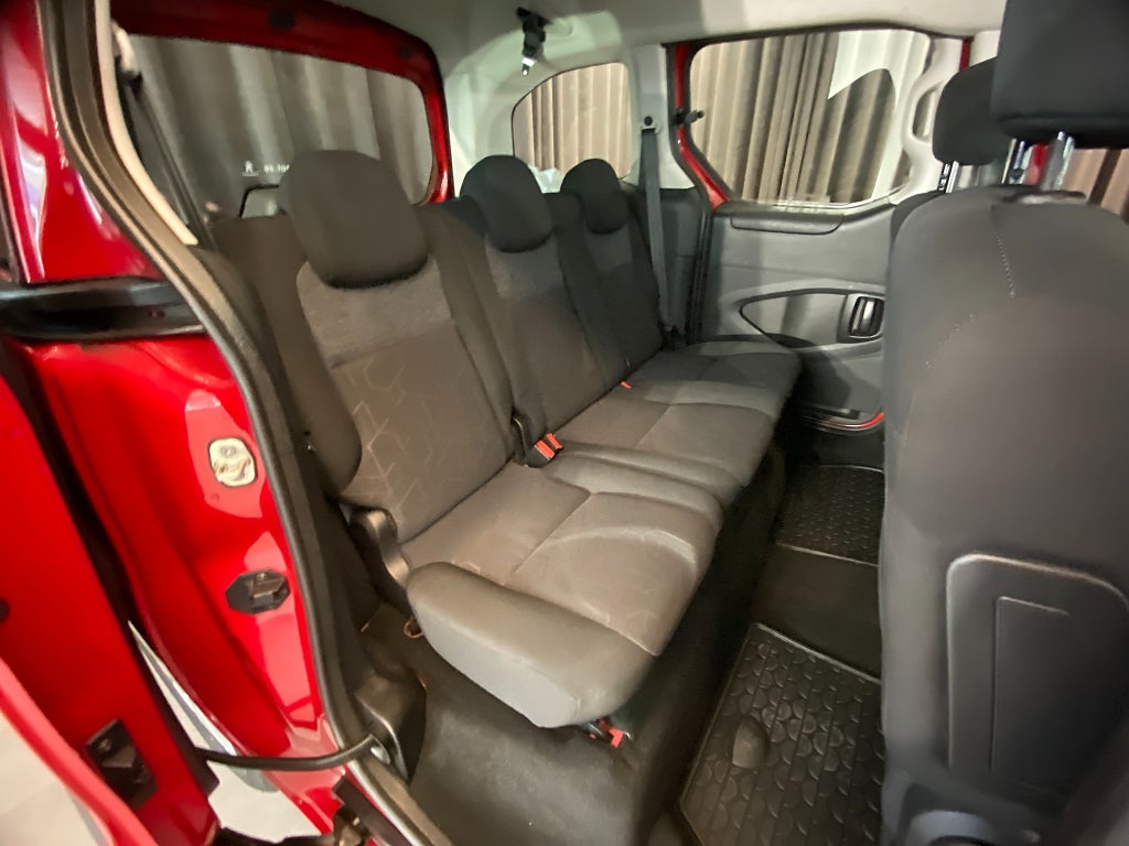Car Image car-175604-b12778b7be345cfe9d0268f736911537