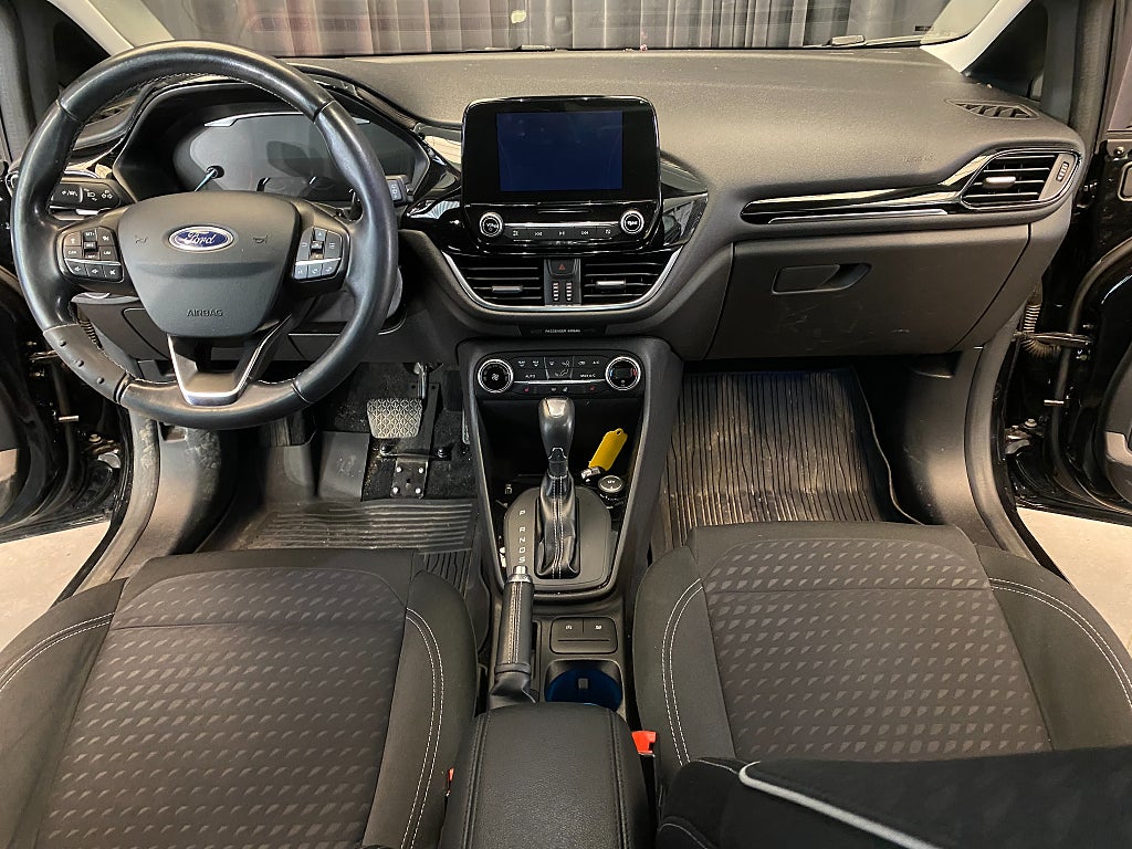 Car Image car-175606-e998bdfce0496b6ca98353703249baa3