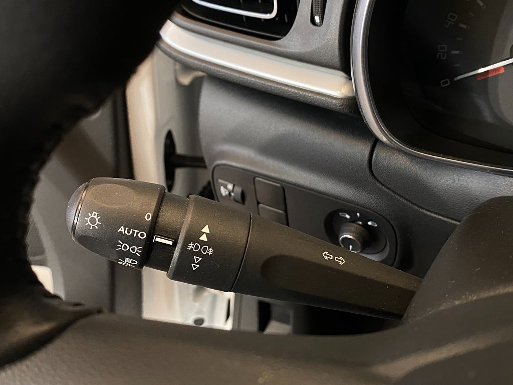 Car Image car-175609-2b5654488bb703c4cb1b53f01e293174