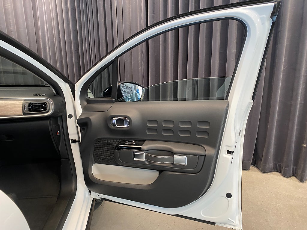 Car Image car-175609-3b57c5948fb546dade6d9ecd86710916