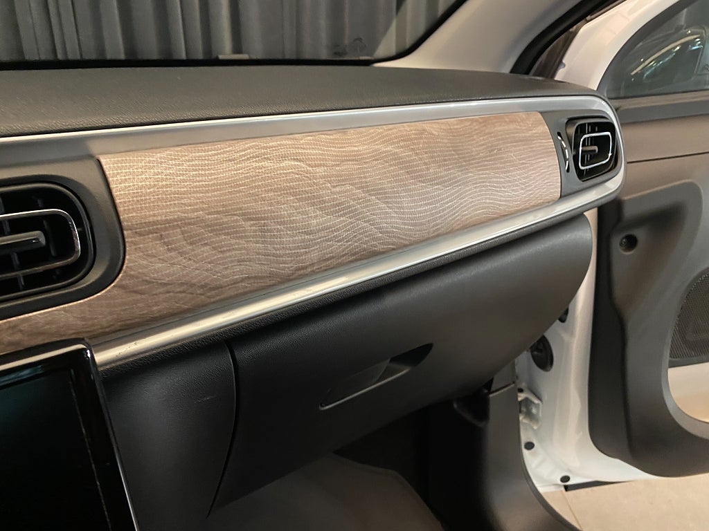 Car Image car-175609-df25b132c73e97d1a28762008d3023d0