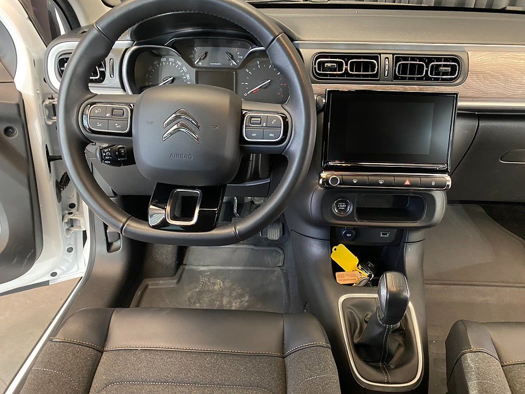 Car Image car-175609-fbaf78e200970098971ef7bd54a5d4a1