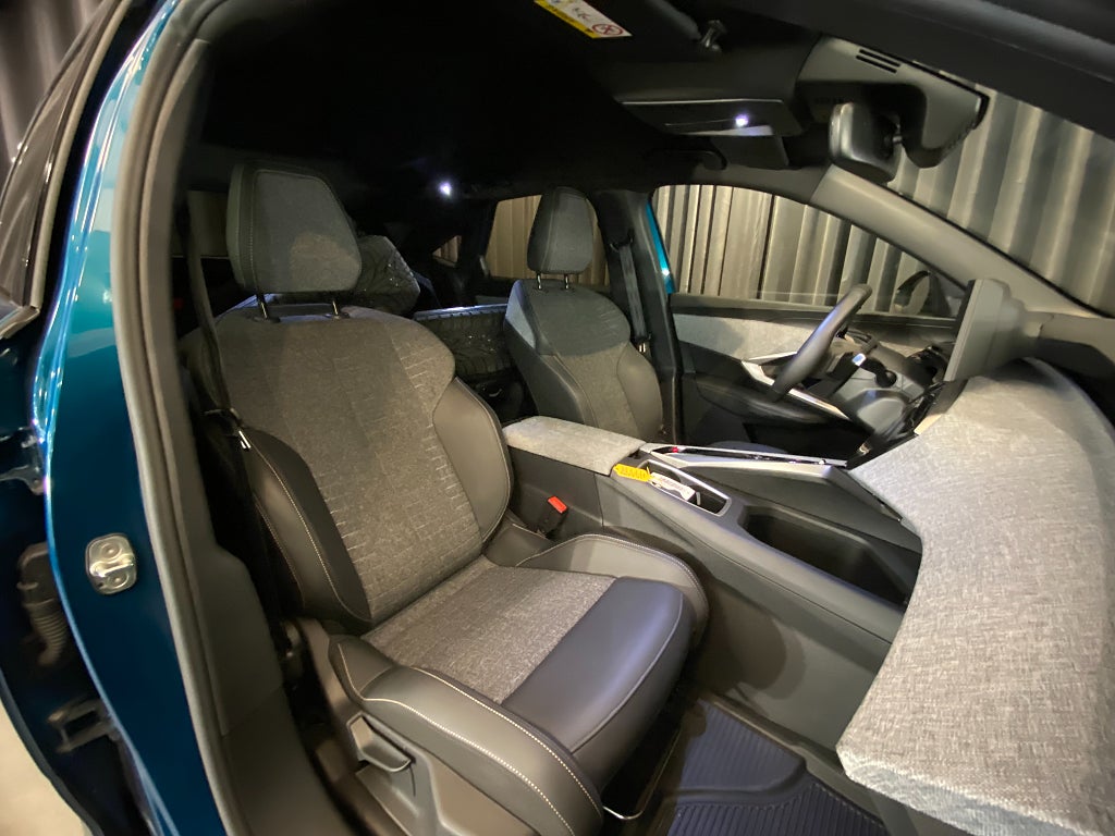 Car Image car-175786-e62a949403352acc57e7f7f9a0f51372