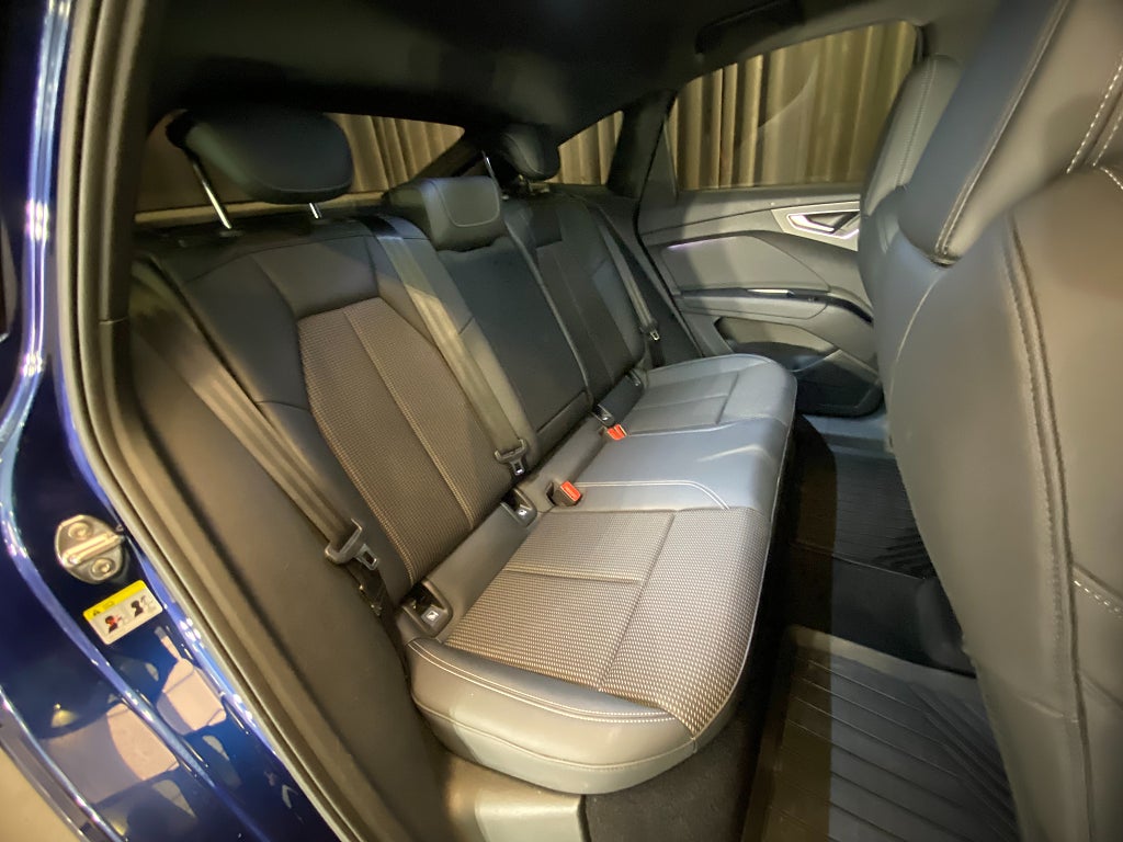 Car Image car-175911-b01b015989d81f6881e9277aaf2aebd8