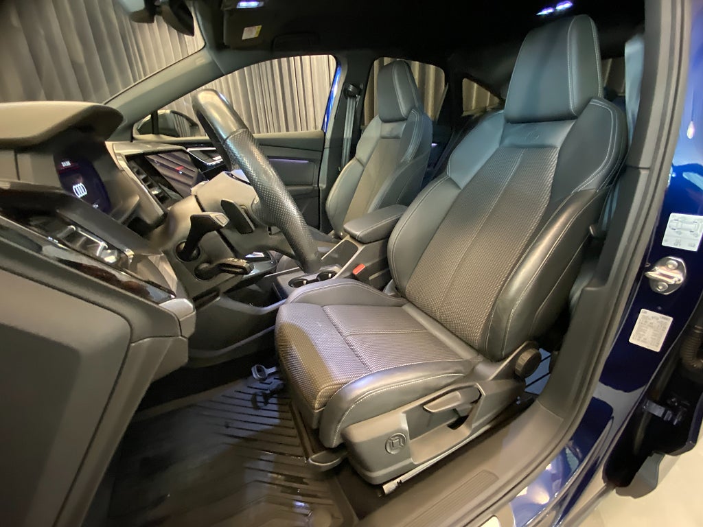 Car Image car-175911-c37d8639ff6494bdd5b3170f1823866d