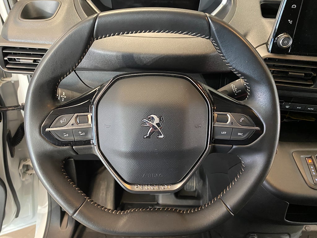 Car Image car-175990-0dc1578135ae41979d865846661c3bfb