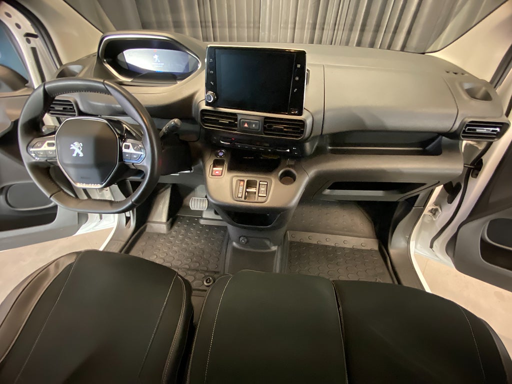 Car Image car-175990-19e2eeca431e0ebe95bed45aa0a96a30