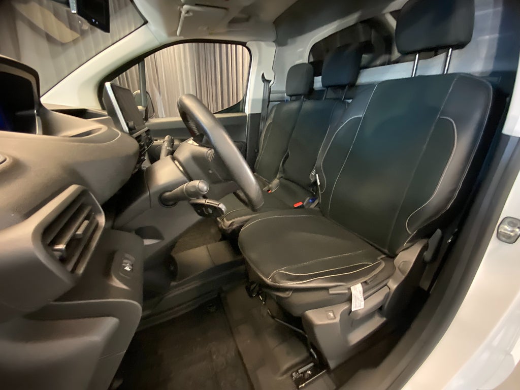 Car Image car-175990-720f3156477d6bd5ddd2e05b4c44651c