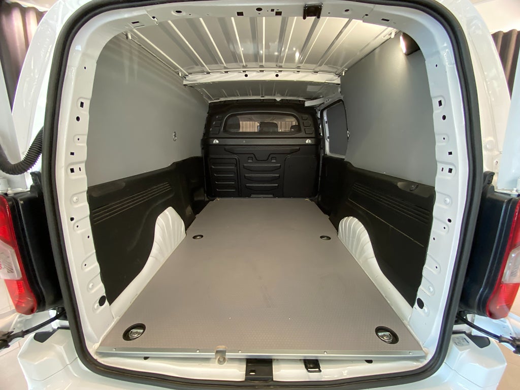 Car Image car-175990-8c1e5d1a9e9cffba4f83f353b481e482
