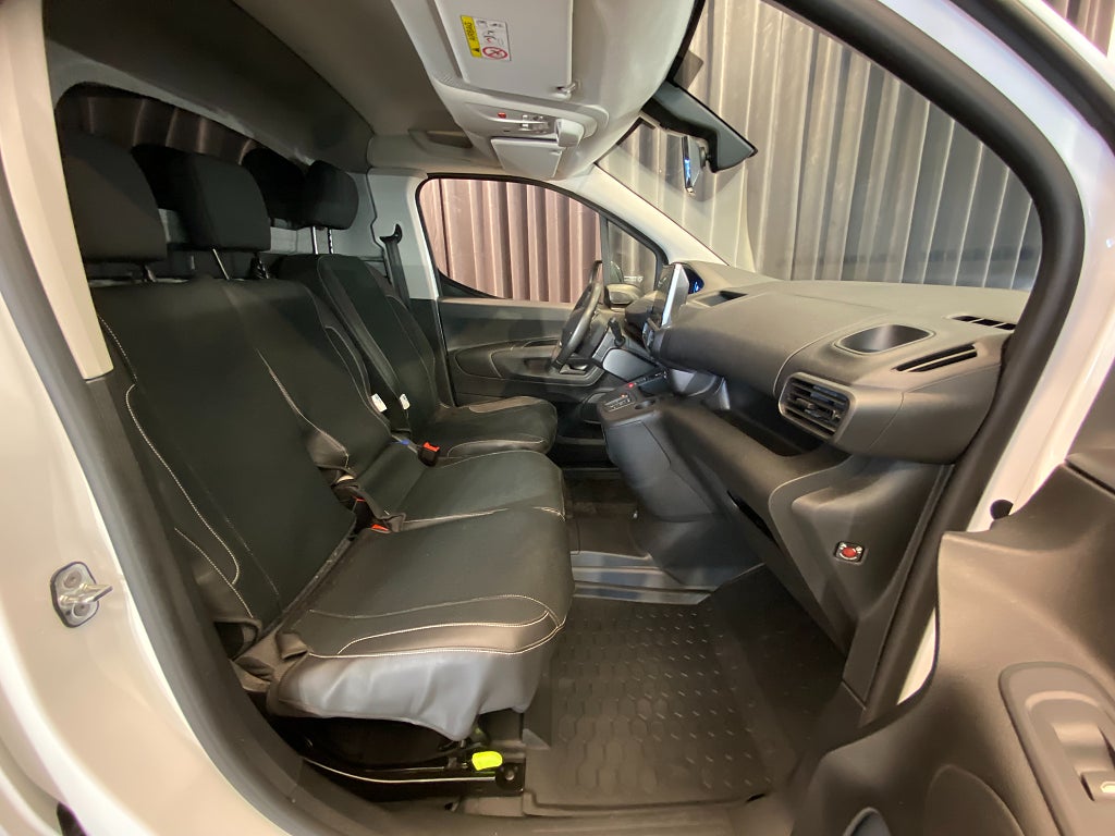 Car Image car-175990-9ac6ad7d5685df1c15eda5bda4ea8cee