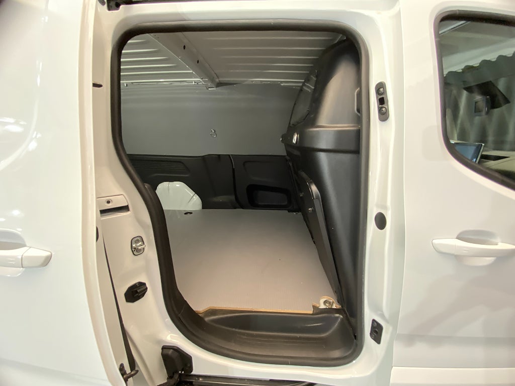 Car Image car-175990-9b00840dc8d7d80db14d47cf993662fe