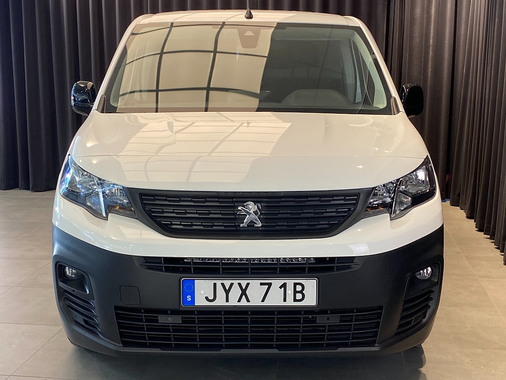 Car Image car-175990-f2269d40c19de4fbd15580a2edb895d9