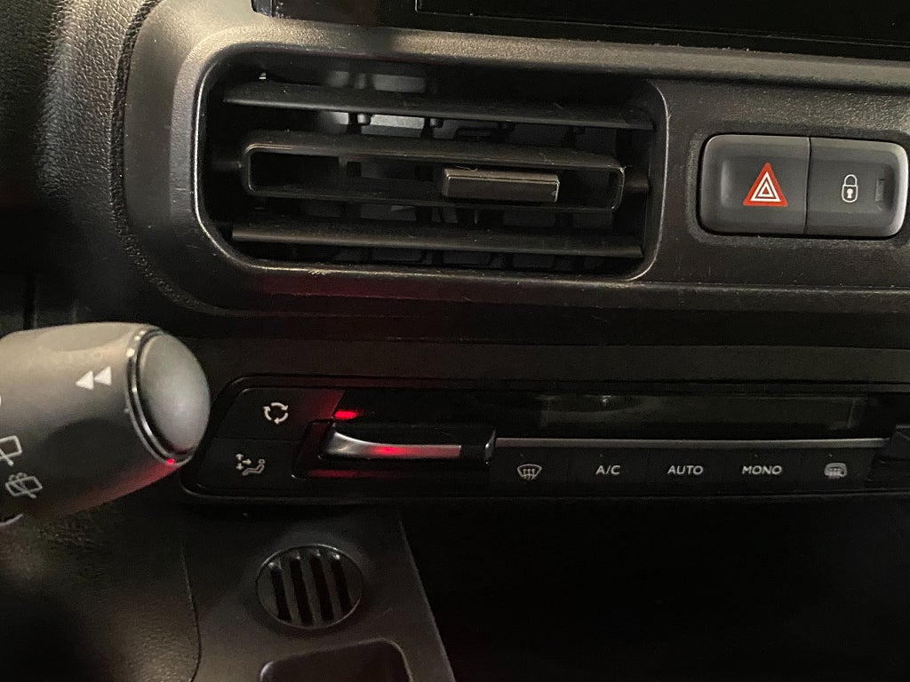 Car Image car-176061-9b0a1e0bf4d9488e3b4d3ebd50b993b0