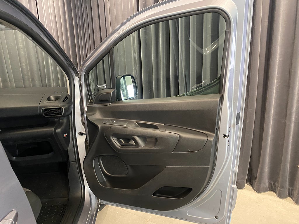 Car Image car-176061-fe7d3486afccede0c43d7a29636ddd2f