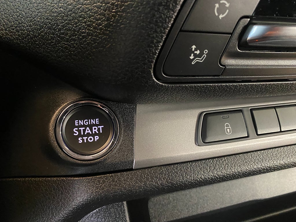 Car Image car-176615-07f64dc451880150efda49ca185d1d47