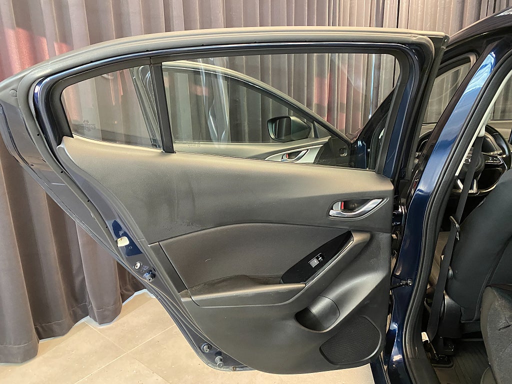 Car Image car-176667-1bd30777e6618b10af79ac0ed7fab9ad