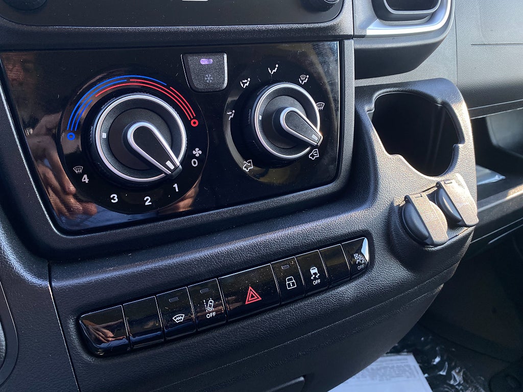 Car Image car-176894-0fc06a35e2ca85a814fd5577ea49f0f8