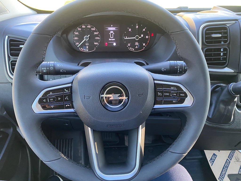 Car Image car-176894-b302b59bd49f42c26712e681c9b03925