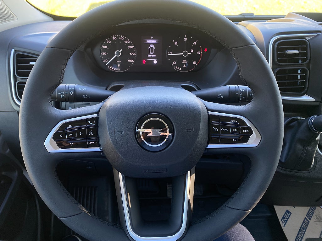 Car Image car-176894-c67b1e97db0c055c9a357eb70a3e34ad