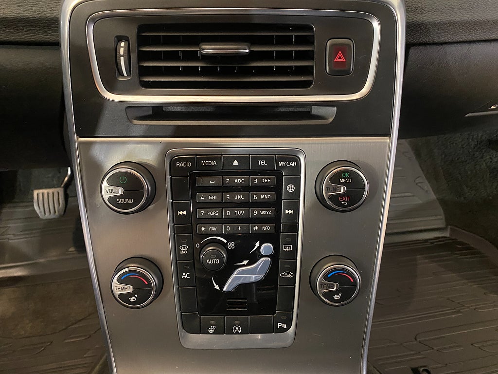 Car Image car-177235-a1eb21018cf4c110149e9260490862fd