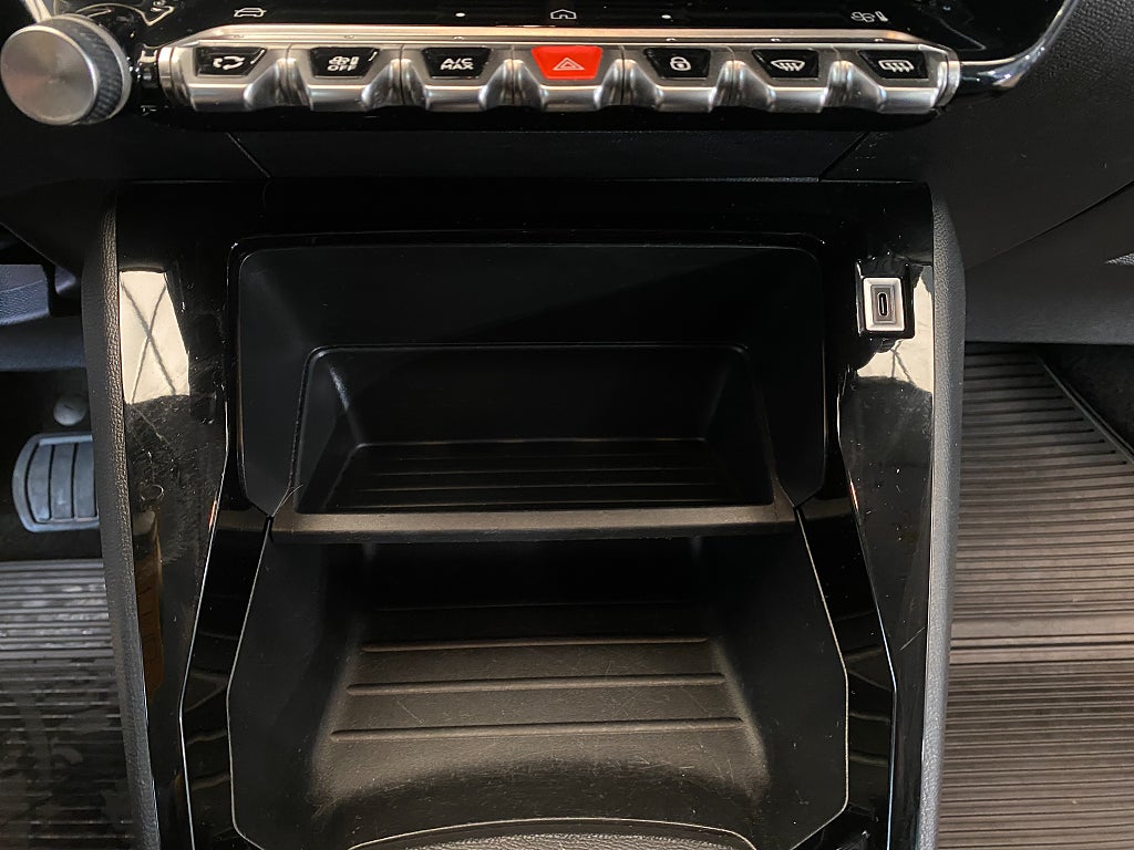 Car Image car-177553-9a9c4ea9db10e47e123221bafa7e99a0