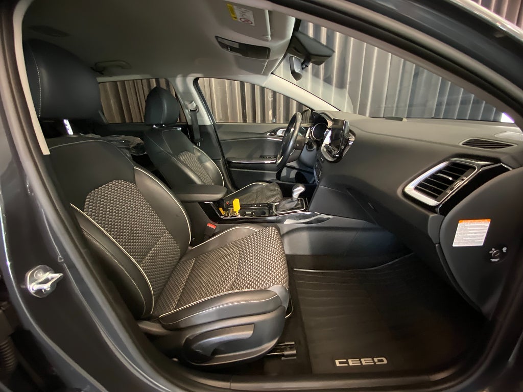 Car Image car-178013-00d921fdfbbfff0e35e41f89408b4be7