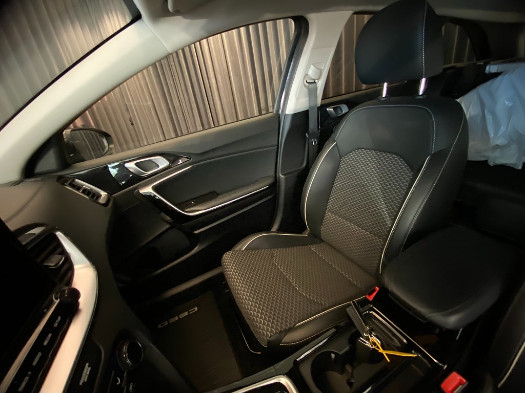 Car Image car-178013-8a21023cb83103925ce24775ea9fec6a