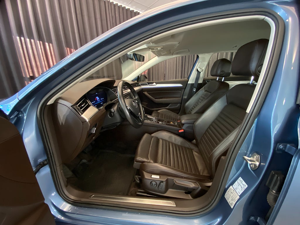 Car Image car-178369-220fbd1dd57618bf53efe7cd629c8819