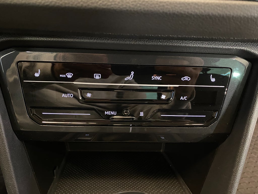 Car Image car-179358-783c86bef13f2915d607b927ad88151d