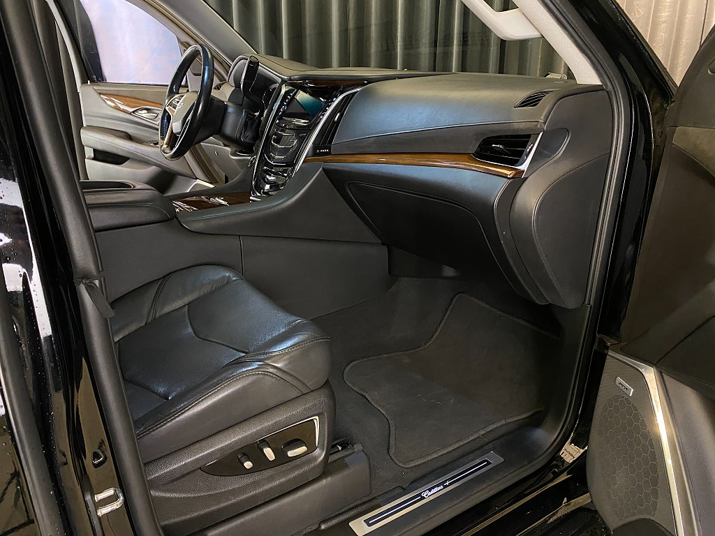 Car Image car-179893-fad8f5bf02c4e6ddc323353999e2b71b