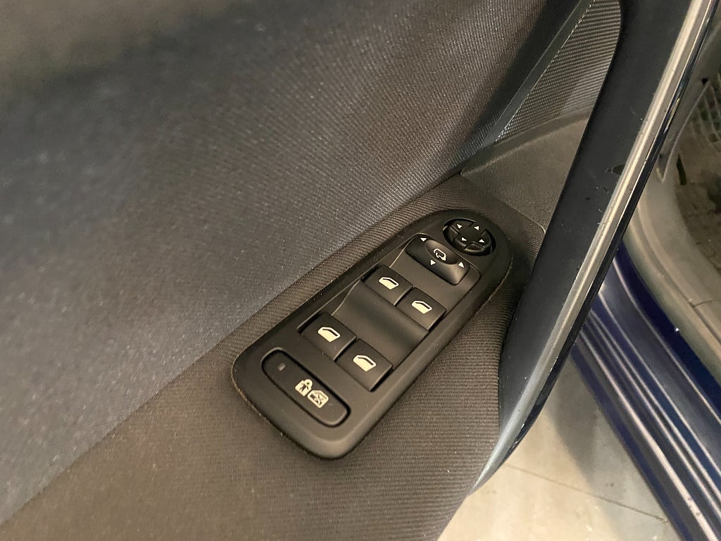 Car Image car-180384-6224bee52b1be65157fd4cf11bb247c8