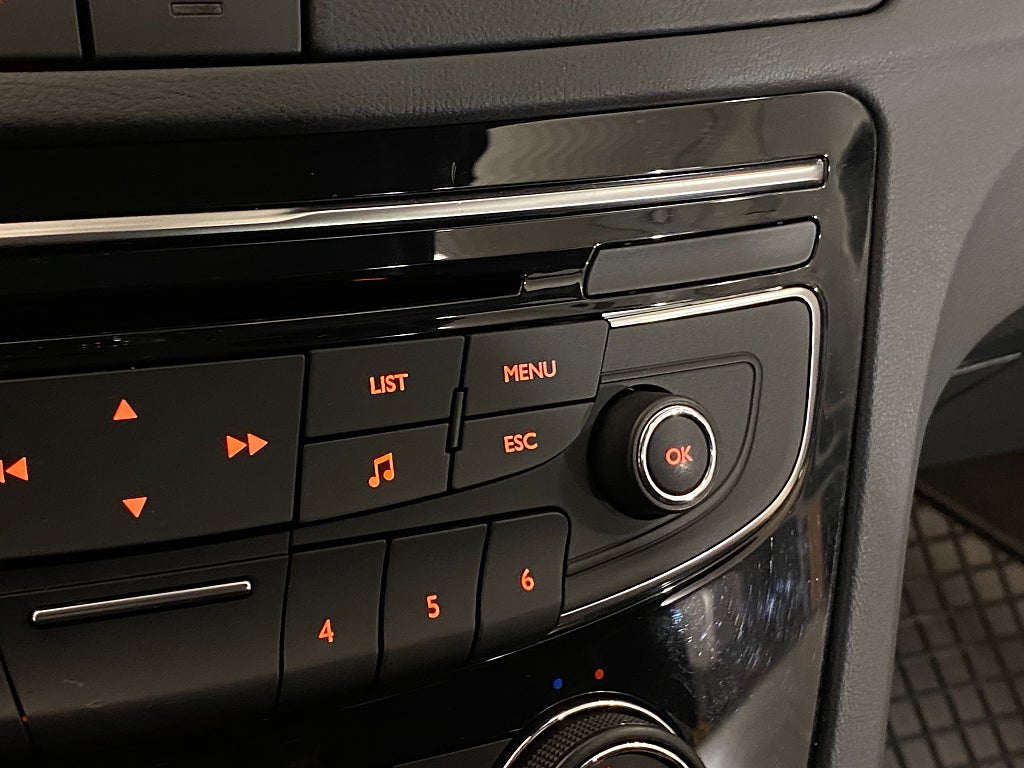 Car Image car-180384-95d5b69e06cfcaca83639e10fd370e5f
