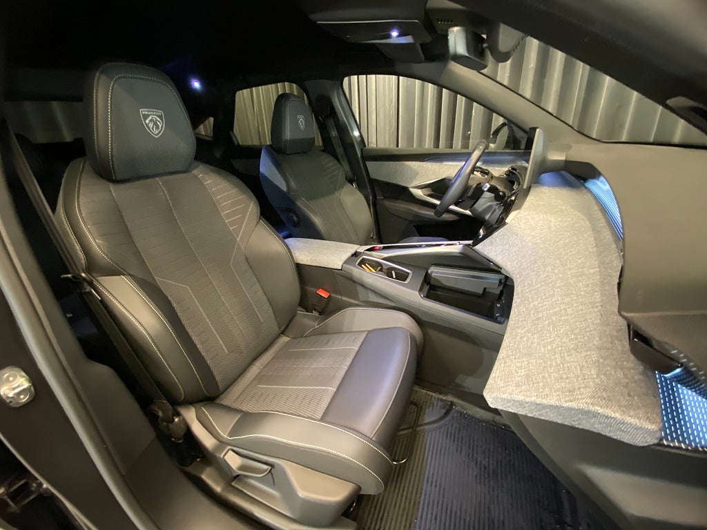 Car Image car-180436-0083fc70d4d4551505fe485c2955ac89
