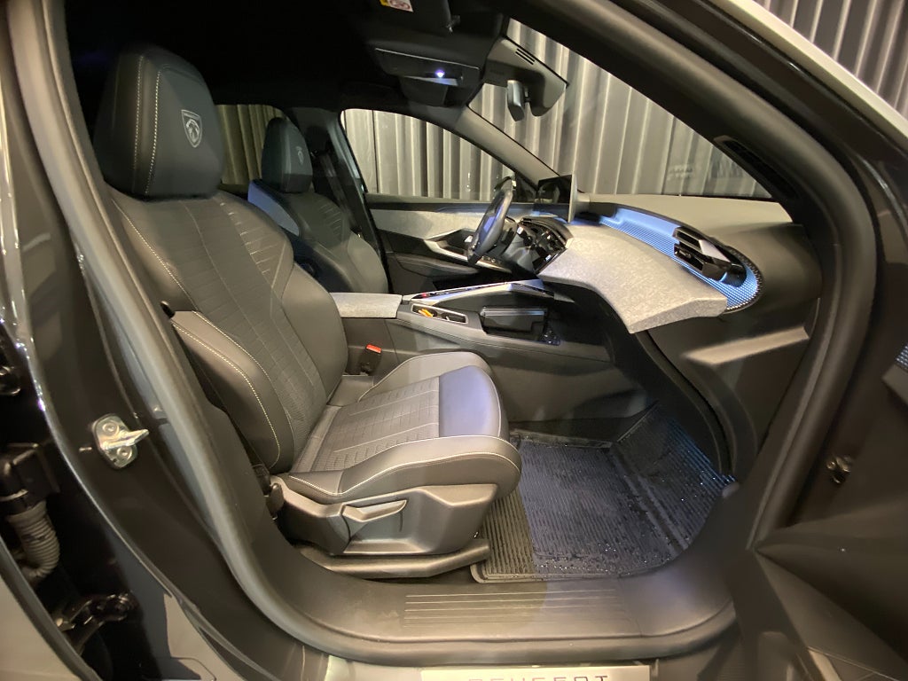 Car Image car-180436-0f246ee01462d78d1336515bed995ec0