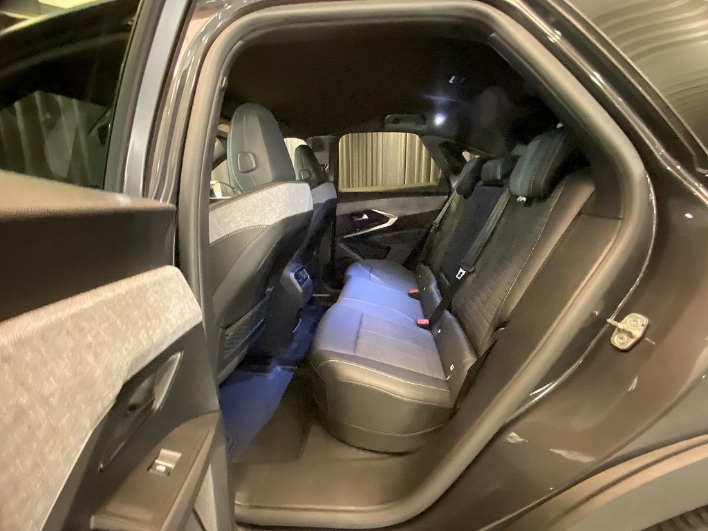 Car Image car-180436-a994bd051ecd0d1ce6eae30bf82e1704