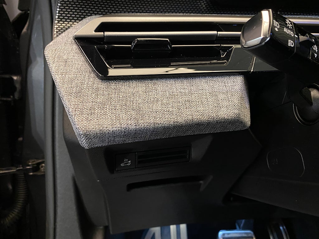 Car Image car-180436-f676f332274f058d7de2f88cff981c88